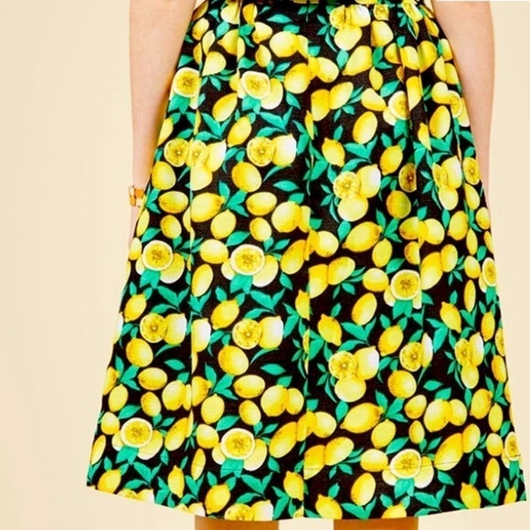 Modcloth Lemon Caught in a citrus cycle Skirt - Picture 1 of 10